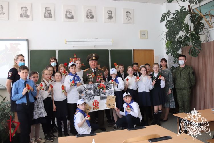 Сотрудники Росгвардии и читинские школьники подготовились к празднованию Дня Победы