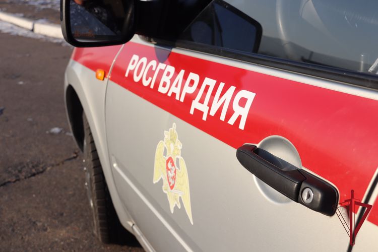 В Кыре сотрудники Росгвардии задержали местного жителя за изготовление запрещённого вещества