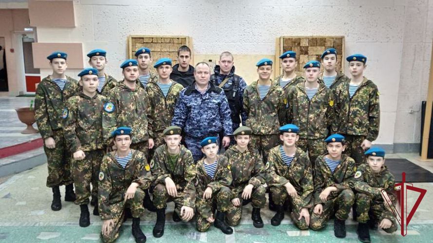 Росгвардейцы проводят уроки мужества, посвященные Сталинградской битве 