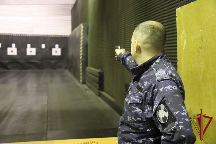 Сотрудники вневедомственной охраны провели соревнования по стрельбе из пистолета Макарова