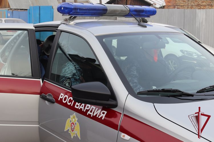 В Чите сотрудники Росгвардии задержали агрессивного посетителя кафе