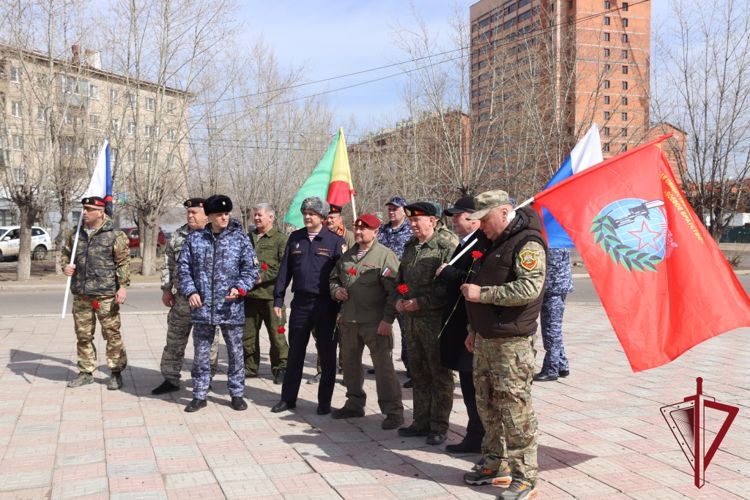Читинцы встретили участников автопробега Росгвардии «Дорога к Победе» от Владивостока до Донецка