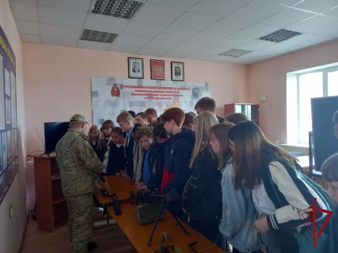 Читинские школьники  побывали в гостях у спецназа Росгвардии