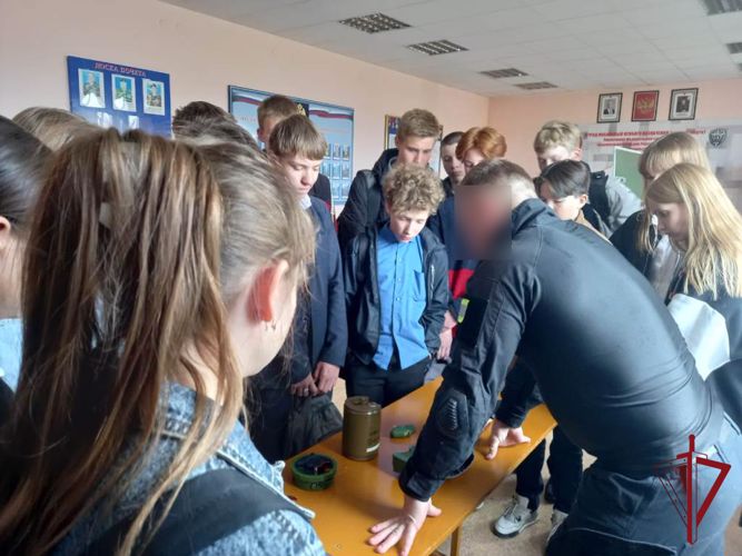 Читинские школьники  побывали в гостях у спецназа Росгвардии