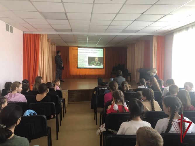 Более десятка патриотических мероприятий, посвященных Дню Победы, провели сотрудники вневедомственной охраны в Забайкальском крае