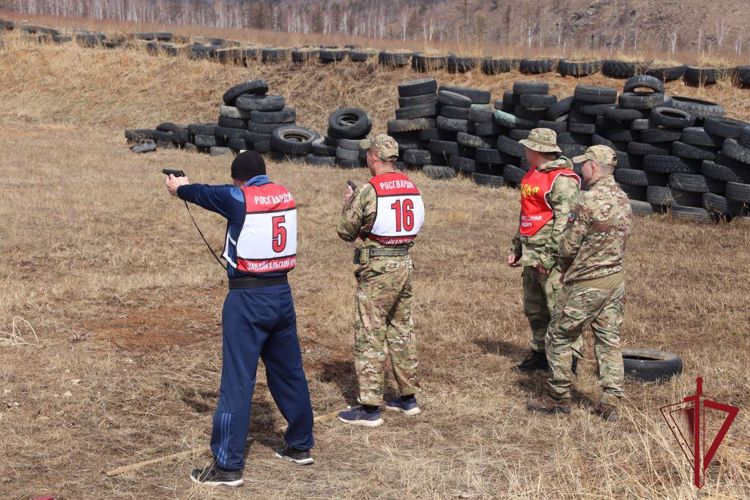 В Чите прошли соревнования по служебному биатлону среди сотрудников Росгвардии