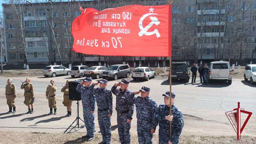 В Забайкалье сотрудники Росгвардии поздравили ветеранов с Днем Победы