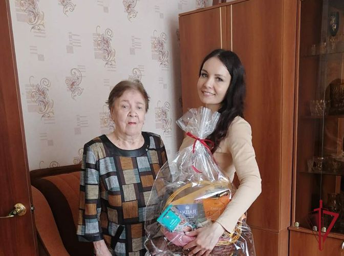 В Забайкалье сотрудники Росгвардии поздравили ветеранов с Днем Победы