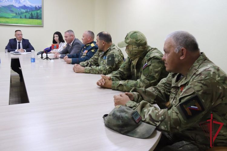 В Чите сотрудник Росгвардии принял участие в круглом столе, посвященном памятным датам 