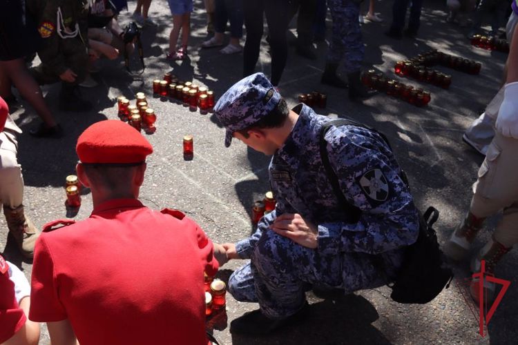 В Чите сотрудники и военнослужащие Росгвардии почтили память погибших в Великой Отечественной войне
