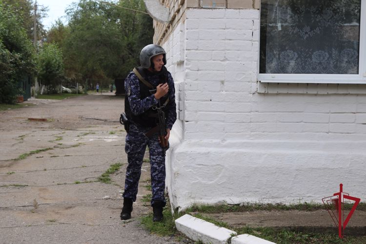 Сотрудники Росгвардии в Чите приняли участие в учениях по безопасности на базе средней общеобразовательной школы