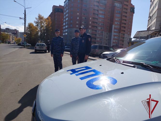 В Чите сотрудники Росгвардии и региональной Госавтоинспекции проводят совместные рейды 
