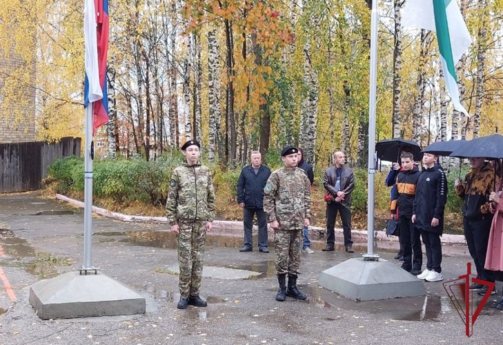 Памятную доску офицеру СОБРа, погибшему при исполнении служебного долга, открыли в его родной школе 