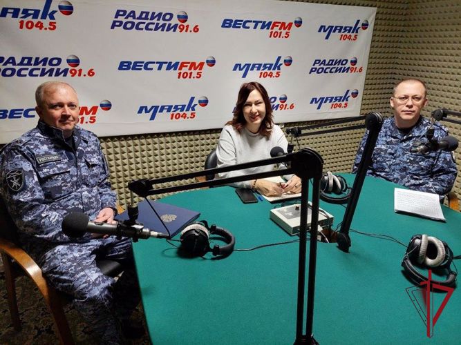 Сотрудники Росгвардии рассказали о своей работе в читинской студии «Радио России»