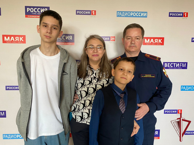 Многодетный отец из Росгвардии рассказал о секрете семейного счастья в эфире «Радио России - Чита» 
