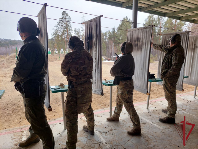 Чемпионат по стрельбе из боевого ручного стрелкового оружия прошел в Управлении Росгвардии по Забайкальскому краю