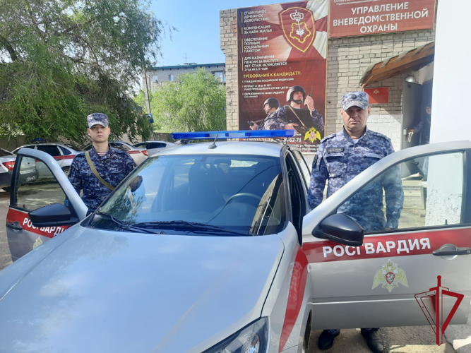 В Чите росгвардейцы помогли добраться до больницы молодому человеку, нуждающемуся в экстренной медицинской помощи