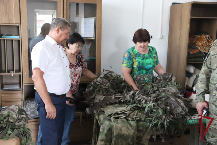Жители Угдана направили участникам СВО необходимые полезные подарки