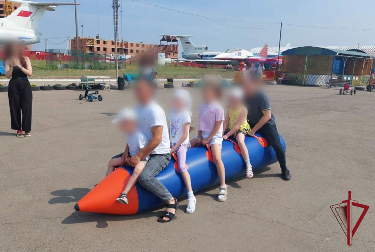 Семьи росгвардейцев приняли участие в праздничном мероприятии, посвящённом Дню семьи, любви и верности
