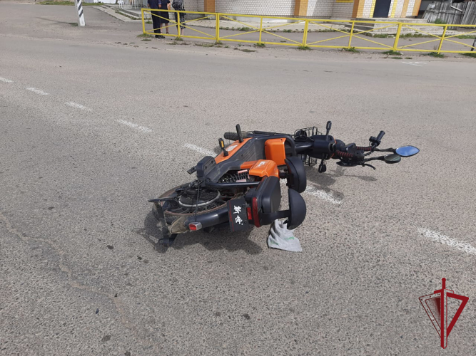 В Дульдурге сотрудники вневедомственной охраны оказали помощь  девушке, пострадавшей в аварии