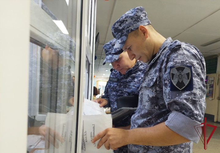 В Чите проходит проверка защищенности школ