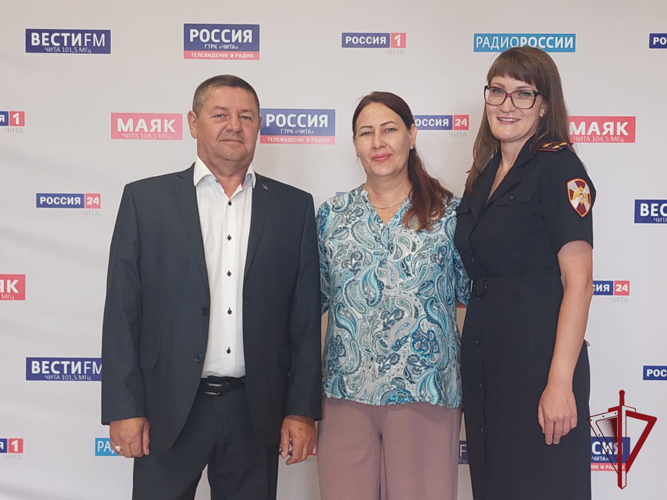 Представители Росгвардии рассказали в радиоэфире о патриотическом воспитании молодёжи