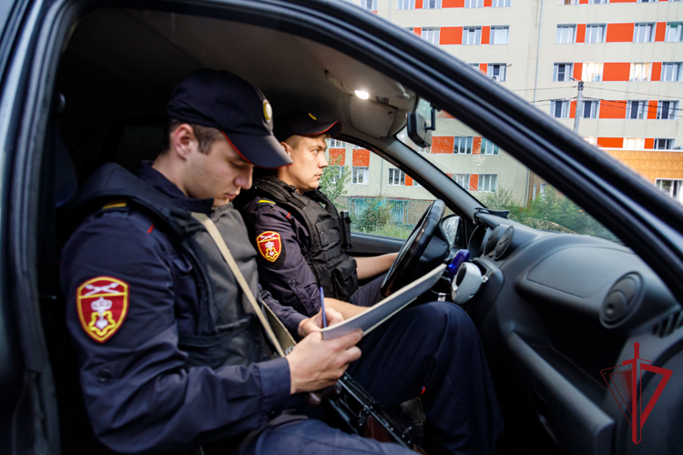Сотрудники Росгвардии задержали читинца, который два дня подряд похищал продукты в магазине