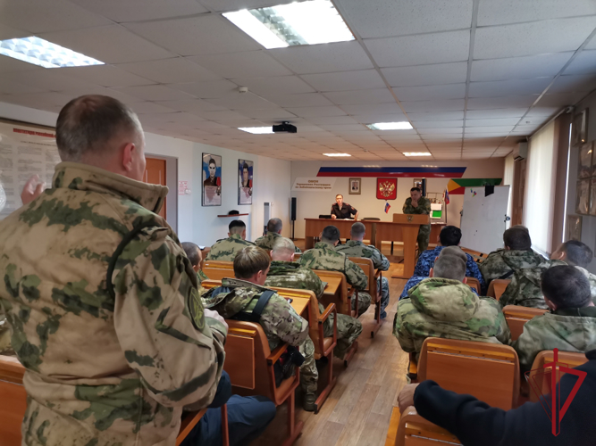 В Чите сотрудникам Росгвардии напомнили  об административной ответственности в области безопасности дорожного движения 