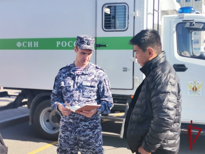 Сотрудники Росгвардии приняли участие в профориентационном мероприятии для школьников