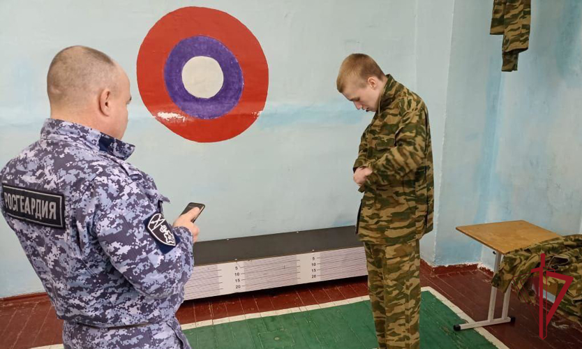 В Краснокаменске сотрудники Росгвардии  приняли участие в военно-спортивной игре  «Я - будущий призывник»