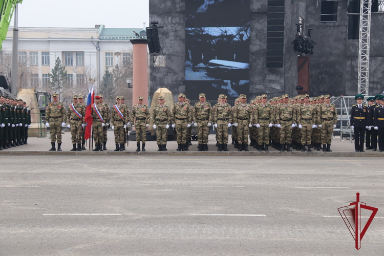Военнослужащие и сотрудники Росгвардии приняли участие в параде Победы  в Чите