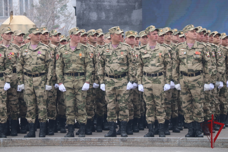 Военнослужащие и сотрудники Росгвардии приняли участие в параде Победы  в Чите