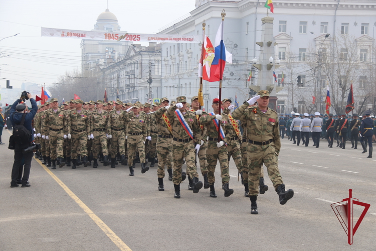 Военнослужащие и сотрудники Росгвардии приняли участие в параде Победы  в Чите