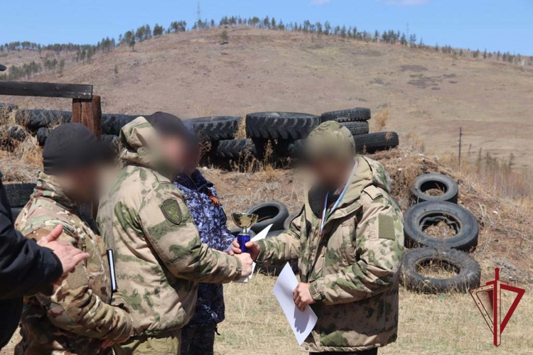 Соревнования по служебному биатлону прошли среди сотрудников Росгвардии