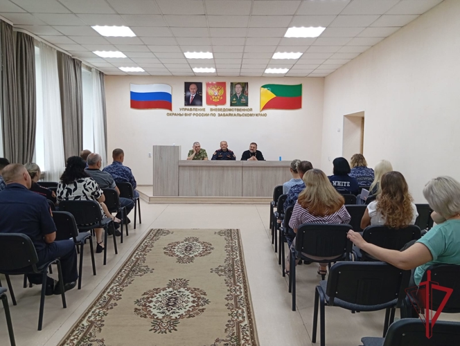 Сотрудники вневедомственной охраны в День Крещения Руси получили в подарок чудотворную икону