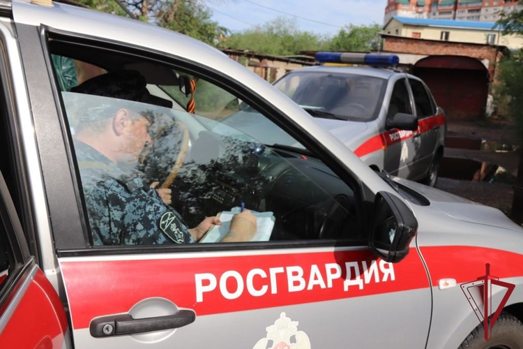 Сотрудники Росгвардии задержали читинца, подозреваемого в изготовлении наркотиков