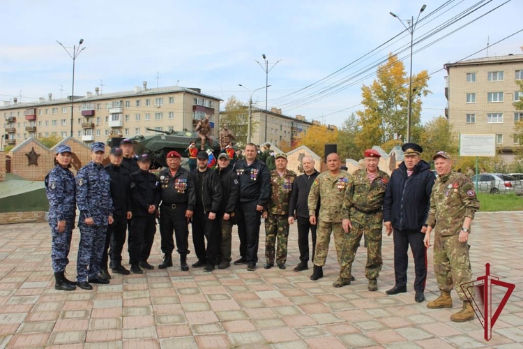 В Чите росгвардейцы приняли участие в мероприятиях, посвященных Дню памяти забайкальцев, погибших при исполнении воинского и служебного долга