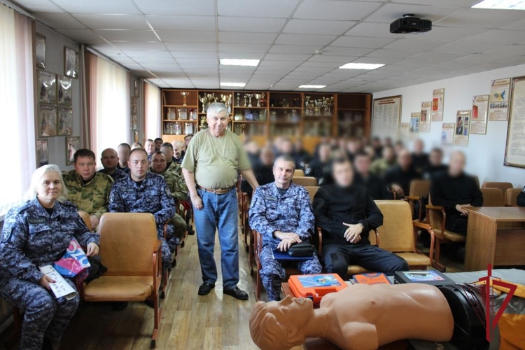 В Чите сотрудники и военнослужащие Росгвардии прослушали лекцию на тему оказания первой помощи при ДТП