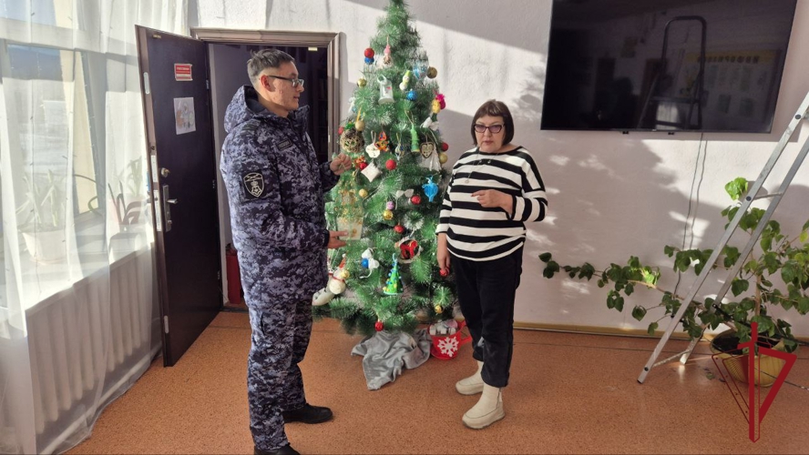 Сотрудники Росгвардии побывали в гостях у родителей военнослужащих, погибших при исполнении воинского долга