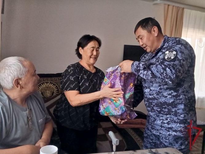 Сотрудники Росгвардии побывали в гостях у родителей военнослужащих, погибших при исполнении воинского долга