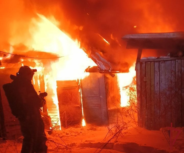 В Хилке сотрудники Росгвардии оказали помощь семье во время пожара