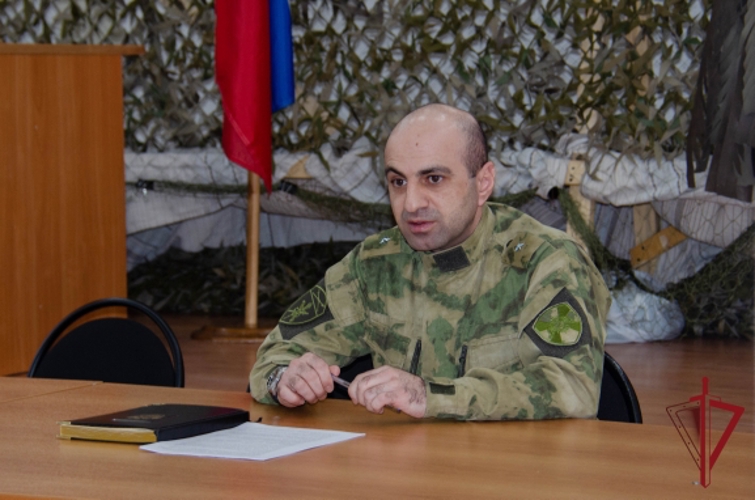 В Чите военнослужащий Росгвардии провел лекцию по безопасности для судебных приставов