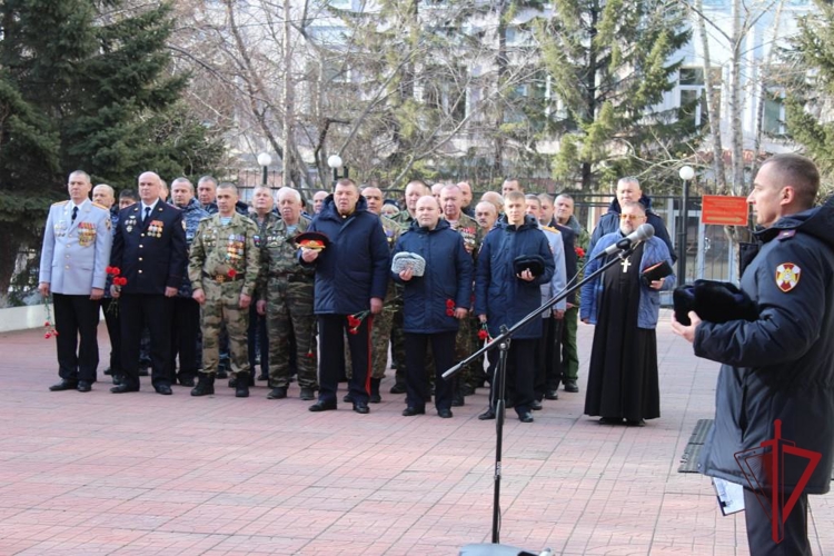 В Чите росгвардейцы почтили память погибших коллег