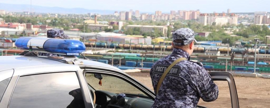 В Краснокаменске сотрудники Росгвардии задержали гражданина, находившегося в розыске за неуплату алиментов