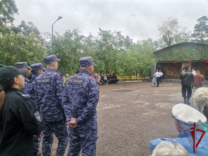 В Чите сотрудники, военнослужащие и ветераны Росгвардии почтили память погибших в Великой Отечественной войне