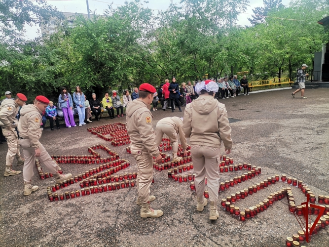 В Чите сотрудники, военнослужащие и ветераны Росгвардии почтили память погибших в Великой Отечественной войне