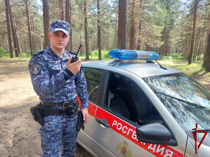 Сотрудники Росгвардии в Чите задержали мужчину, который похитил в магазине алкоголь