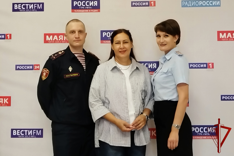 Сотрудники Росгвардии в эфире «Радио России-Чита» рассказали о летней безопасности